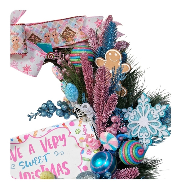 Candyland Christmas wreath - Picture 8 of 14
